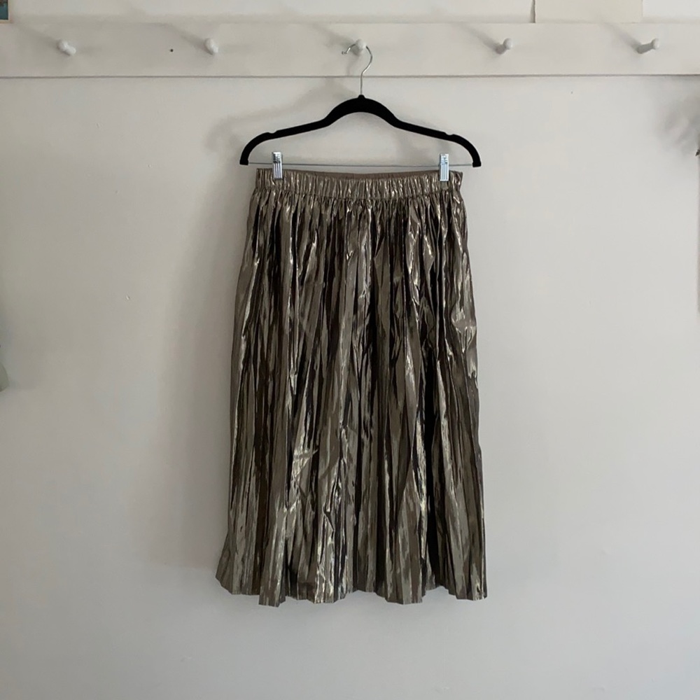 ✨Gold✨ pleated midi skirt